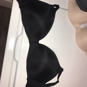 Victoria’s Secret 34DD bra like new